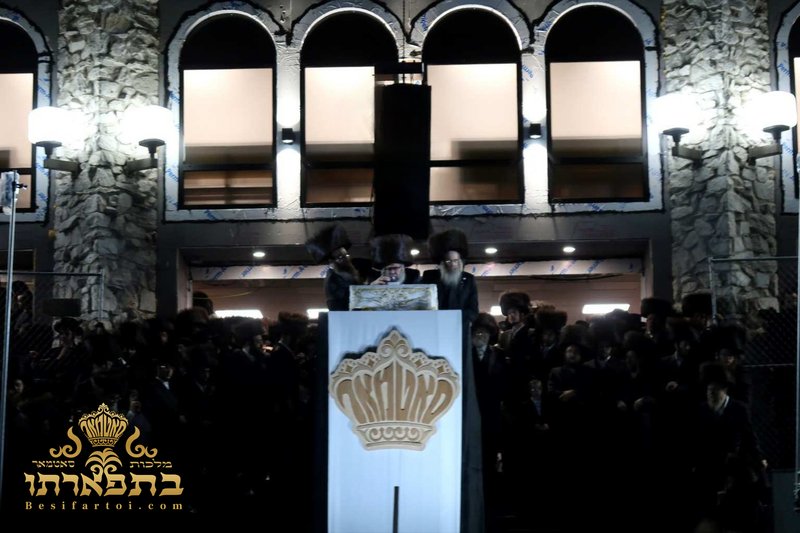 מעמד ברכת קודש — מוצאי יום טוב