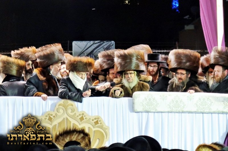 היימיש געמאכטע חופה ספעציעל פאר די חתונה